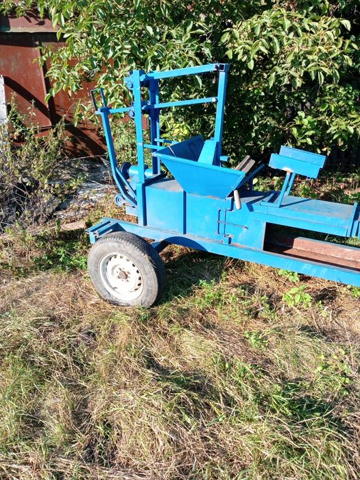 Продам преса на тюки.