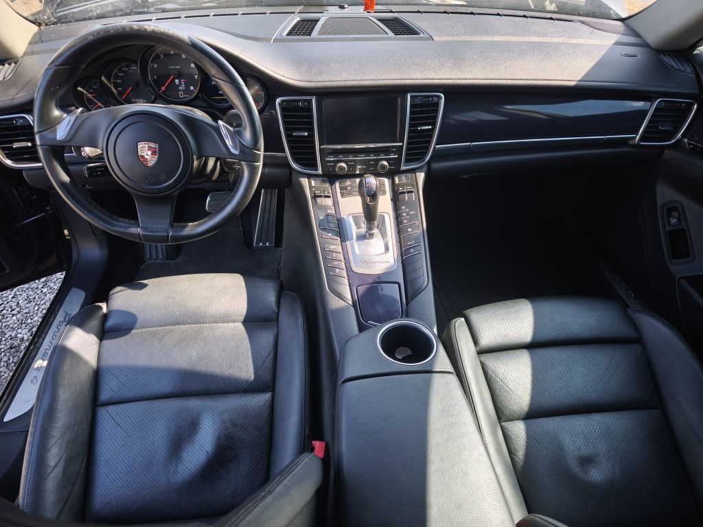 porsche panamera 4.  3.6 V6"