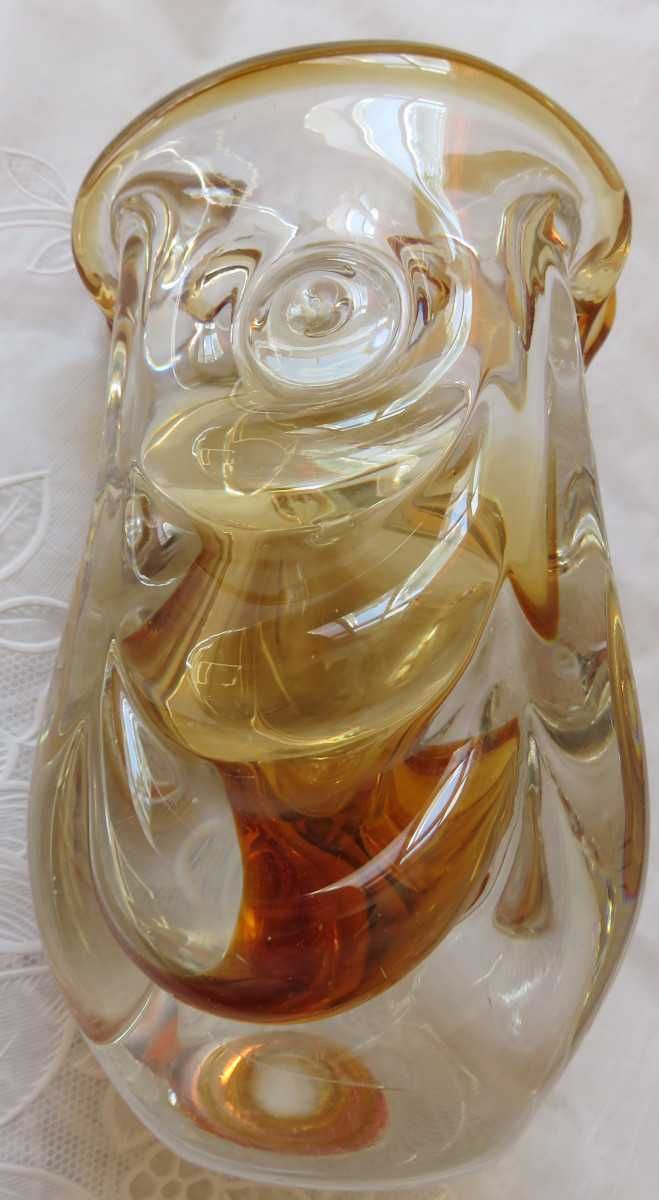 Оригинальная ваза из цветного художественного стекла для букета цветов