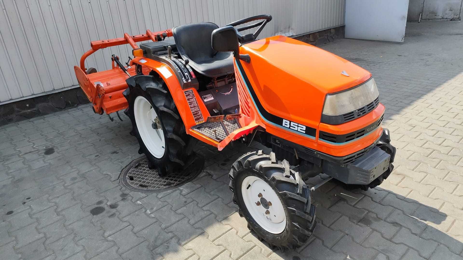 Japoński Traktor ciągnik Kubota B 52 4x4 + glebogryzarka 15KM