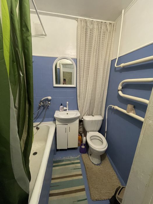 Погодинно та подобово біля автовокзалу та ринку «Колос» Будівельників