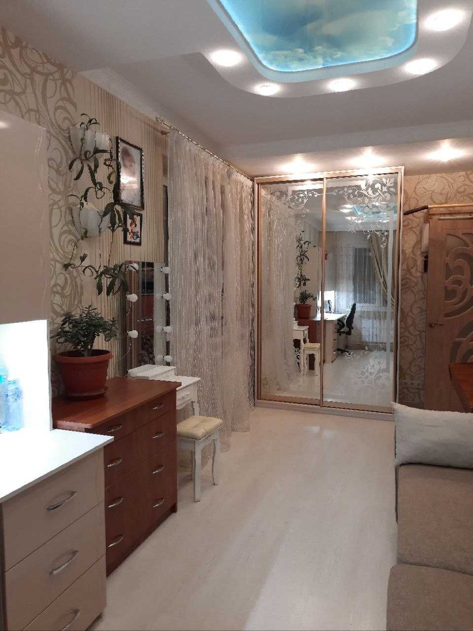 Продам свою  3ком.квартиру. метро Салтовское 3 мин. Пески.522м/р