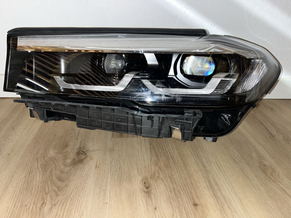 Farol Led BMW serie 5 G30/G31(Hella OEM) lado esquerdo
