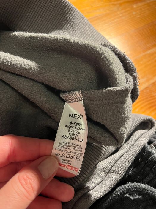 Dres firmy Next 122