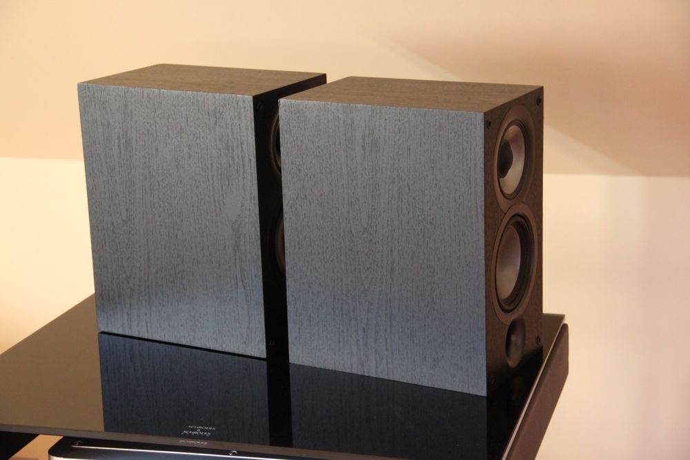 Elac Uni-Fi 2.0 UB52 - 3-drożne kolumny podstawkowe