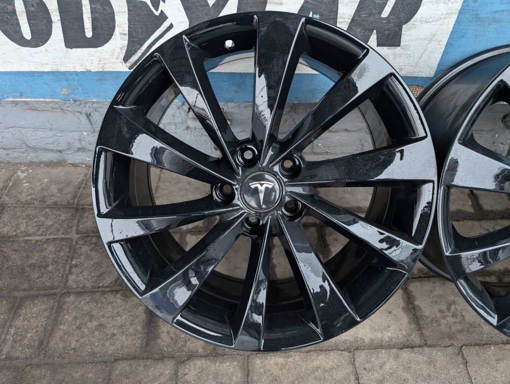 Титанові оригінальні диски Tesla 5*120 R19 ET - 35