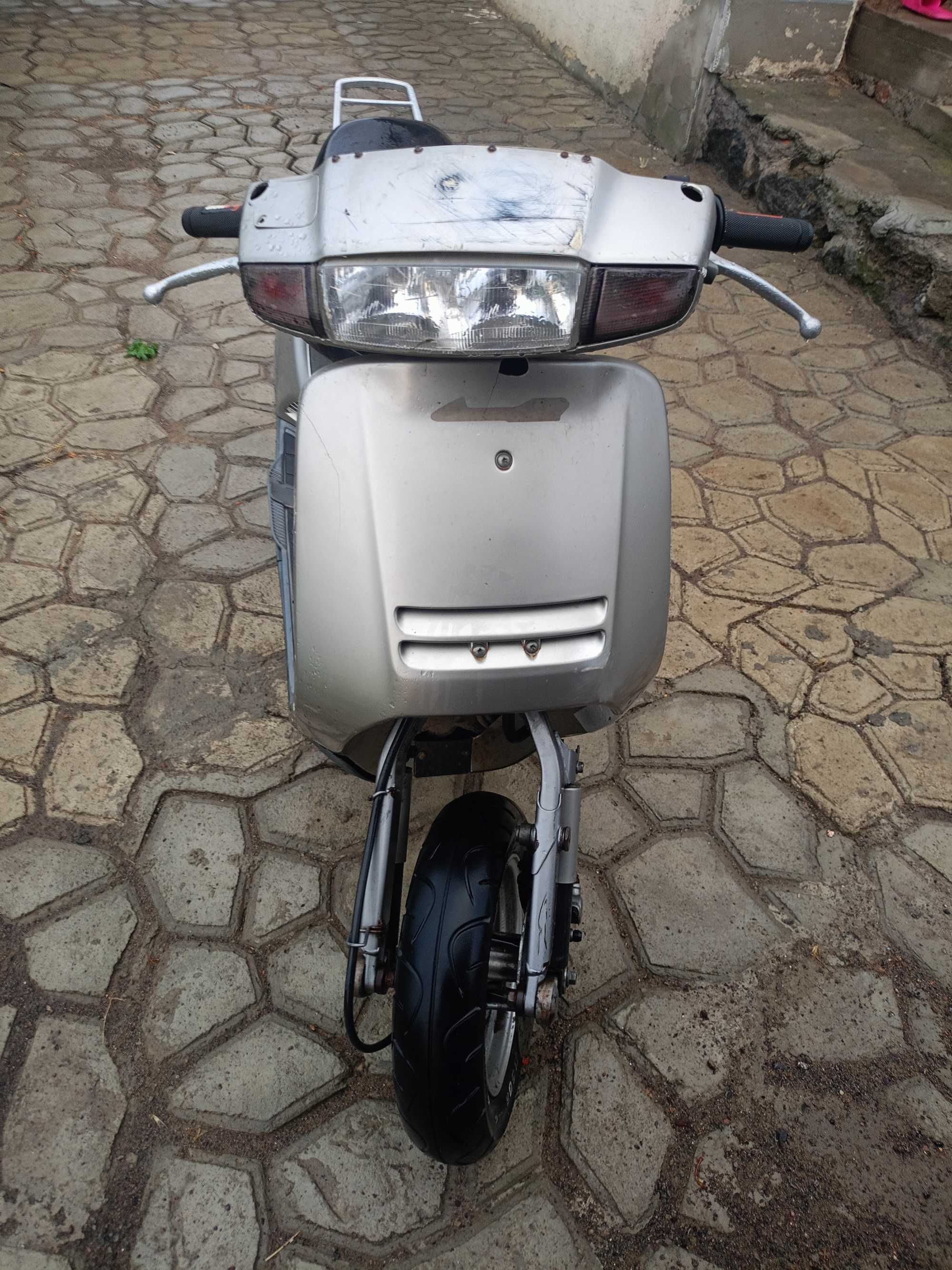 Продам скутер Honda lead 90