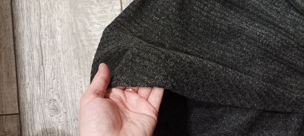 Sukienka sylwestrowa że srebrna nitka