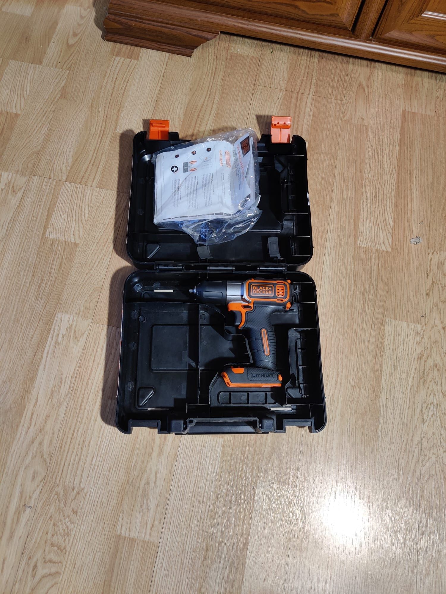 Wiertarko Wkrętarka Black+Decker zasilanie akumulatorowe 18 V ASD18K-Q