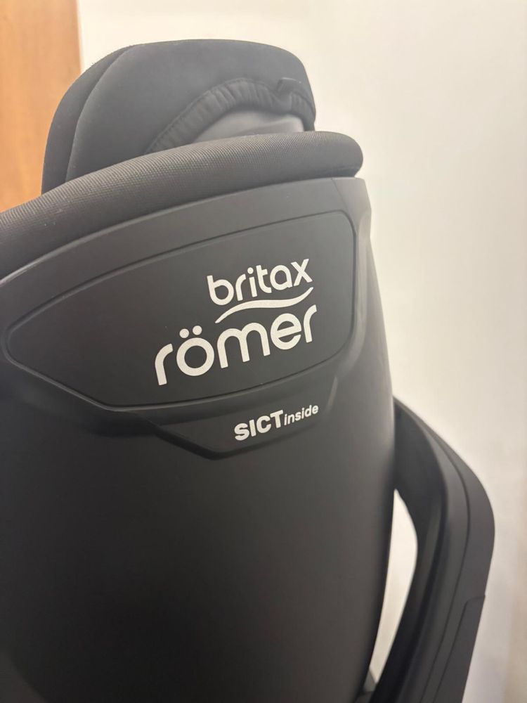 Britax Römer Dualfix M i-Size