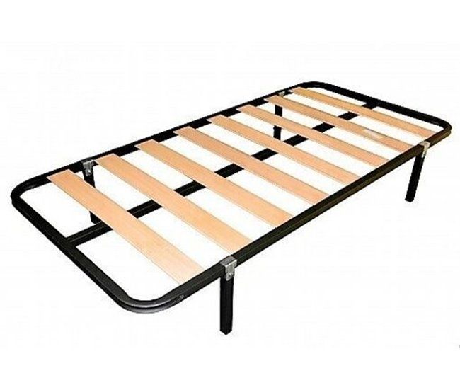 Estrado com pernas e colchão