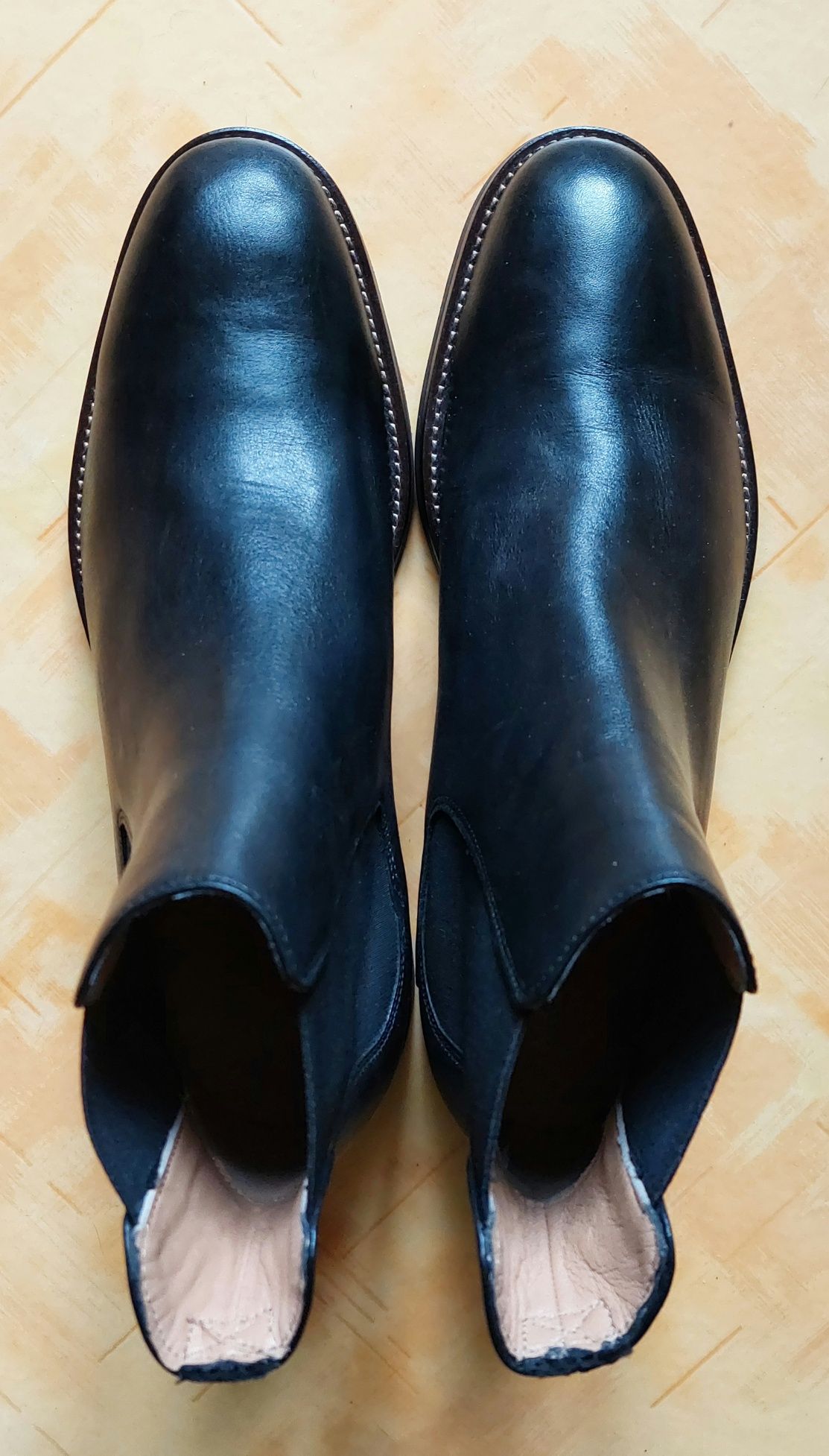 (28,5 - 29см) Новые мужские кожаные ботинки.