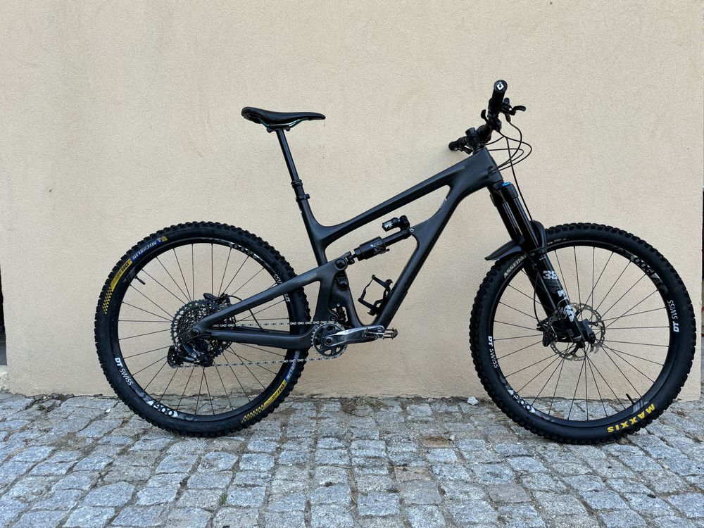 Bicicleta de enduro yeti sb150