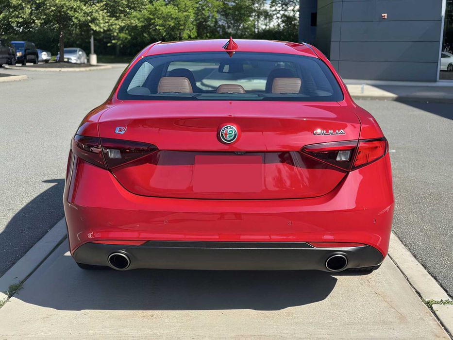 Alfa Romeo Giulia      2018