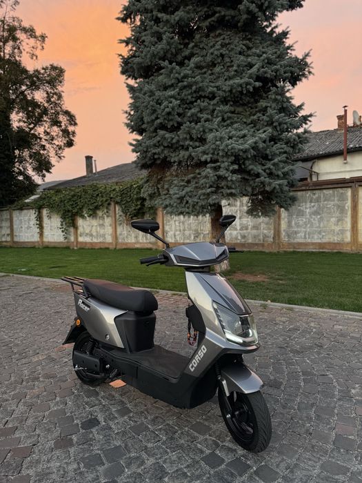 електроскутер Corso Racer