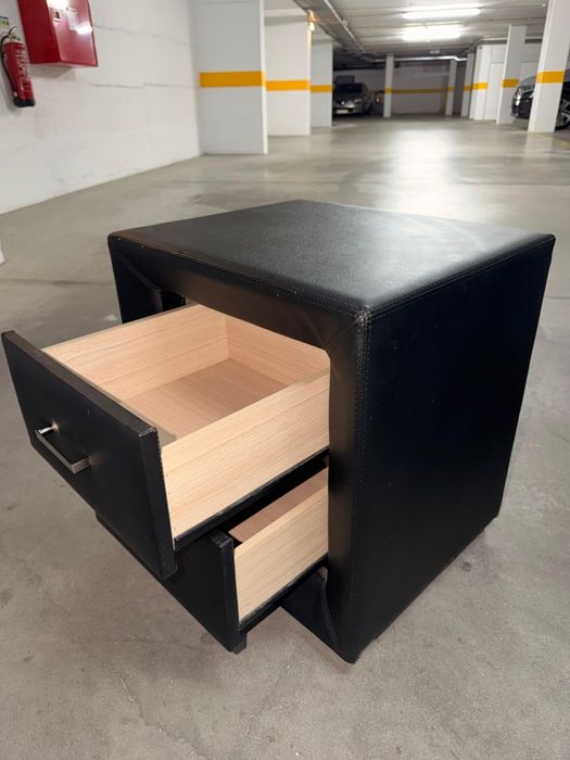 2 Mesas de cabeceira