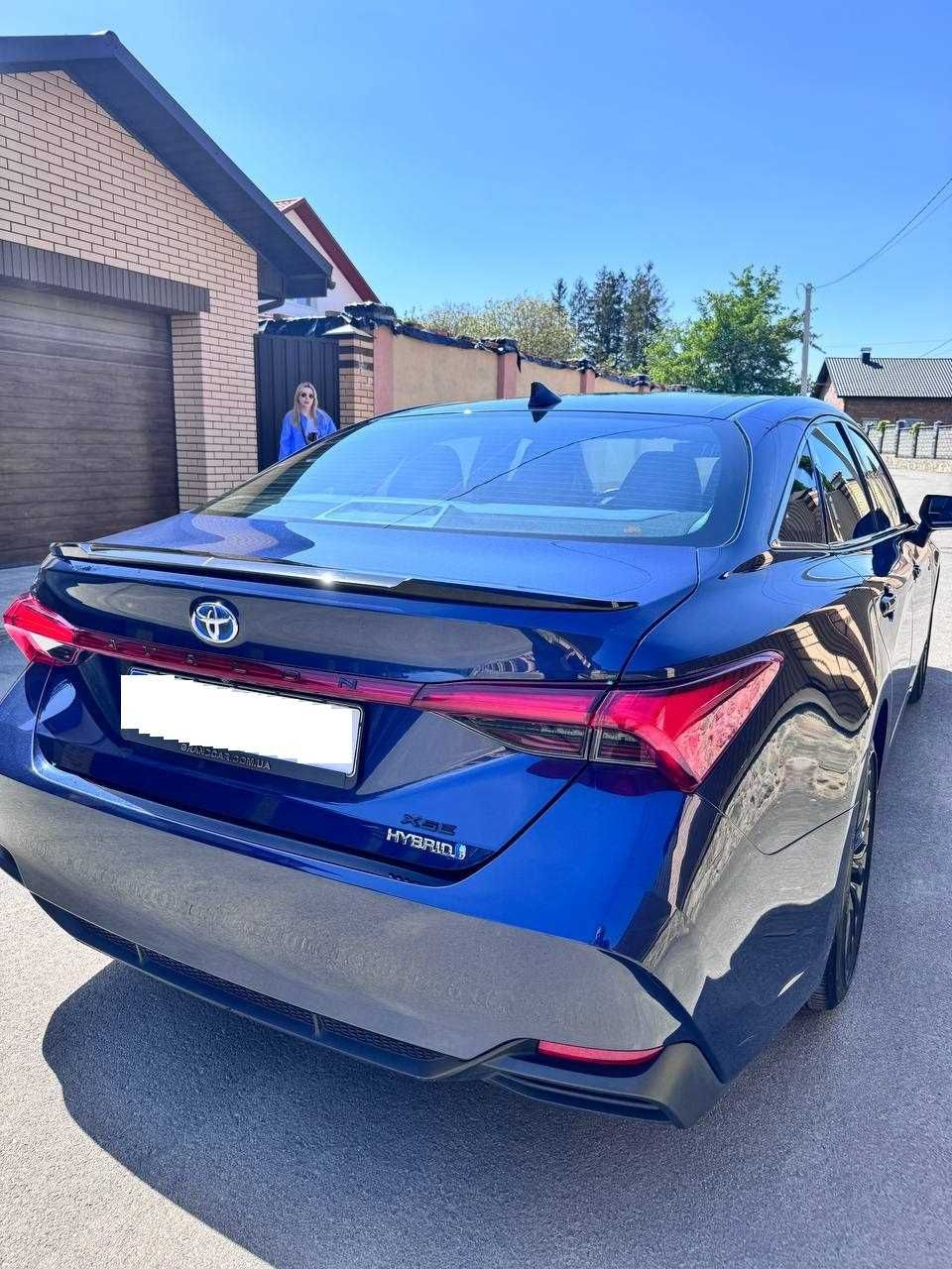 Toyota Avalon Hybrid 2019