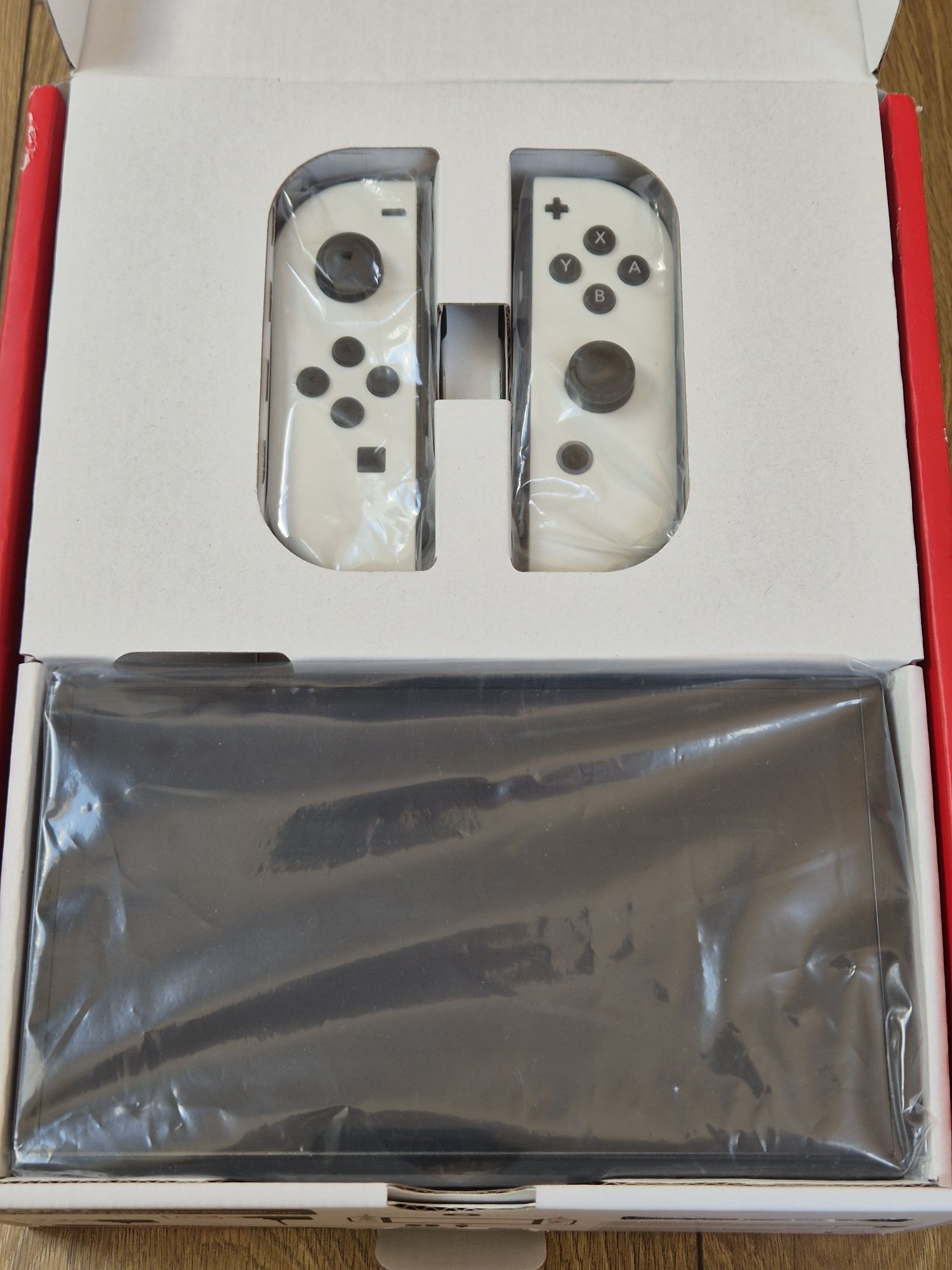 Konsola Nintendo Switch OLED White + etui