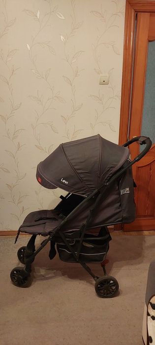 Срочно продам прогулочную коляску