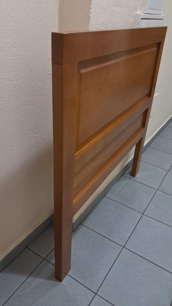 Cabeceira de Cama em Madeira Maciça • Estilo e Qualidade Impecáveis!