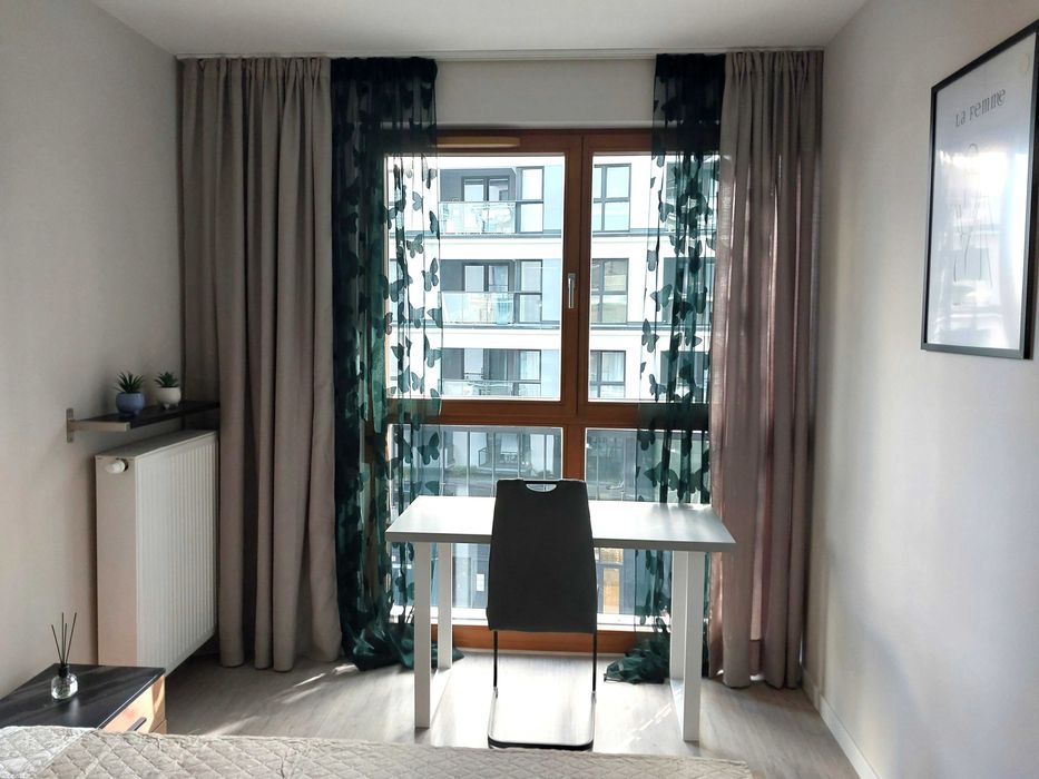 Duży, komfortowy pokój, dla dziewczyny, Bliska Wola - Kasprzaka