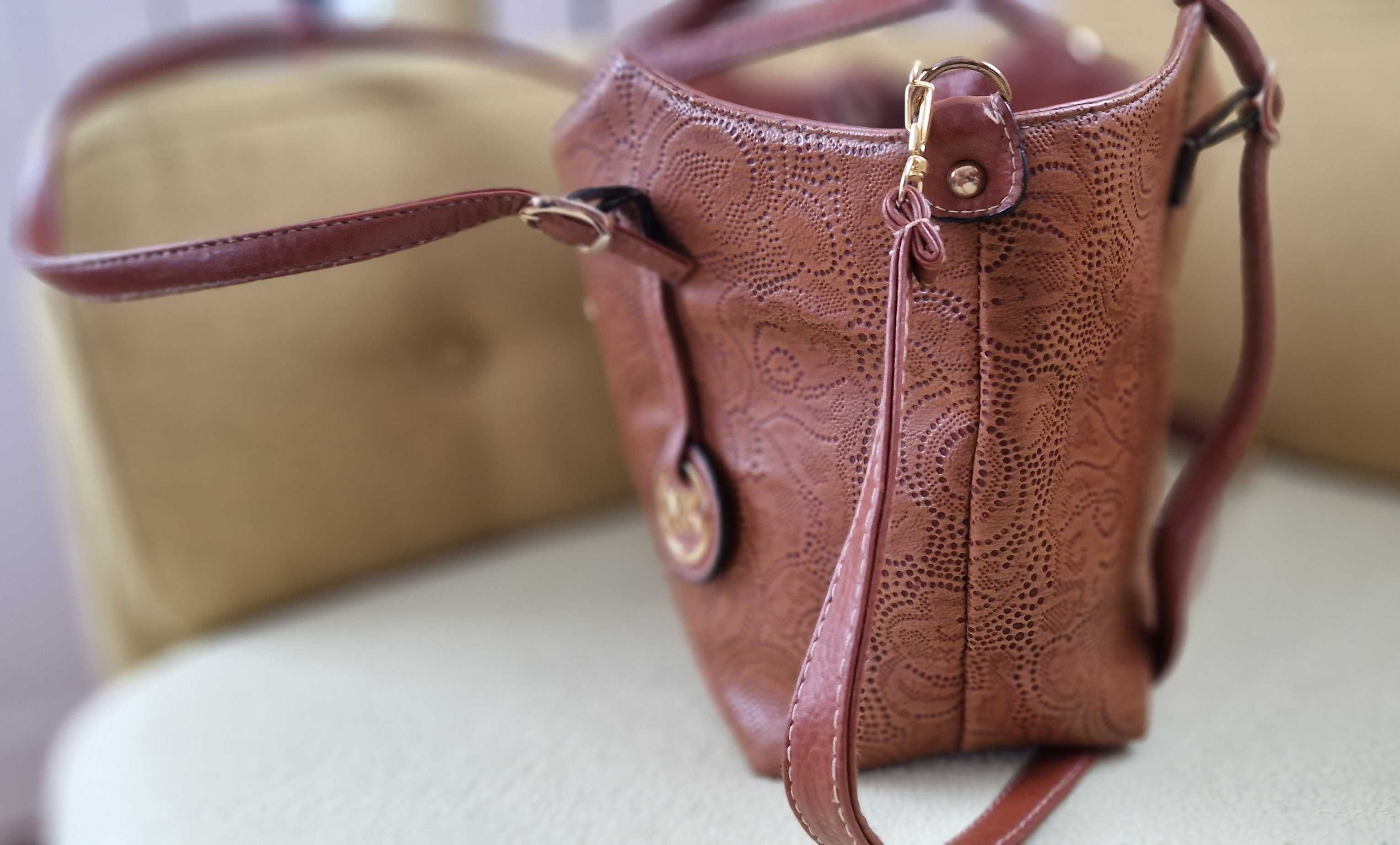 Karmelowa torebka do ręki lub na ramie Michael Kors wzór koronkowy