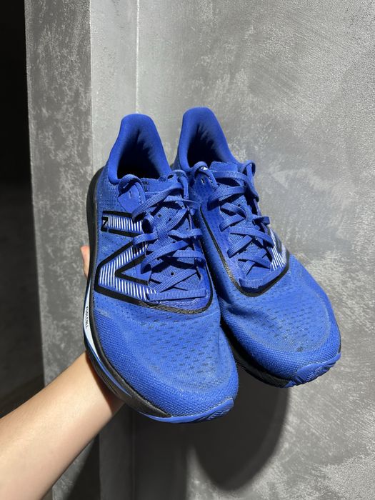 New Balance FuelCell кросівки чоловічі кроссовки