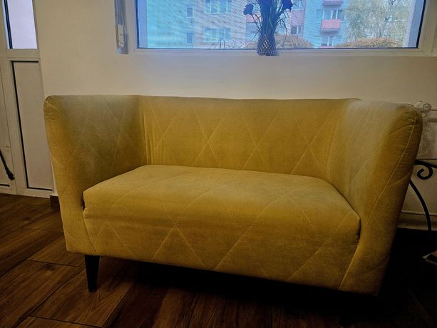 Sofa Black Red White
