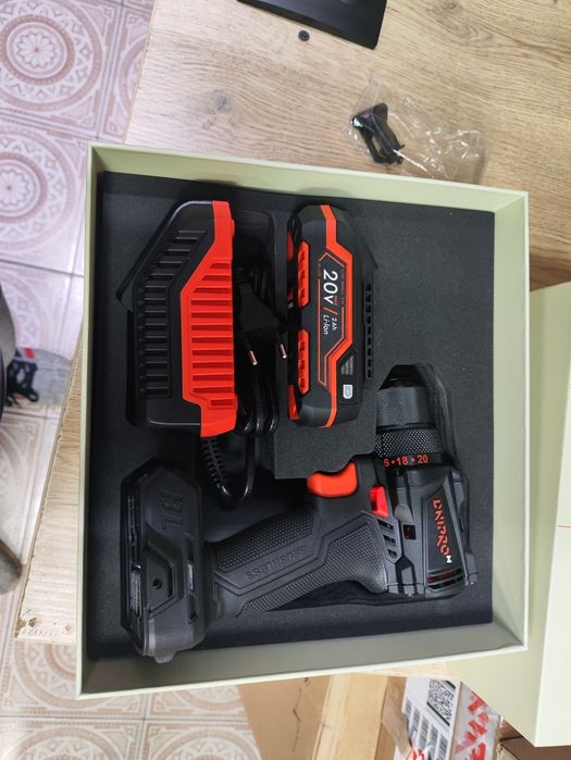 Безщітковий шурік Дніпро-М Dnipro-M CD-200BC Ultra BP-220, 2Ah + заряд