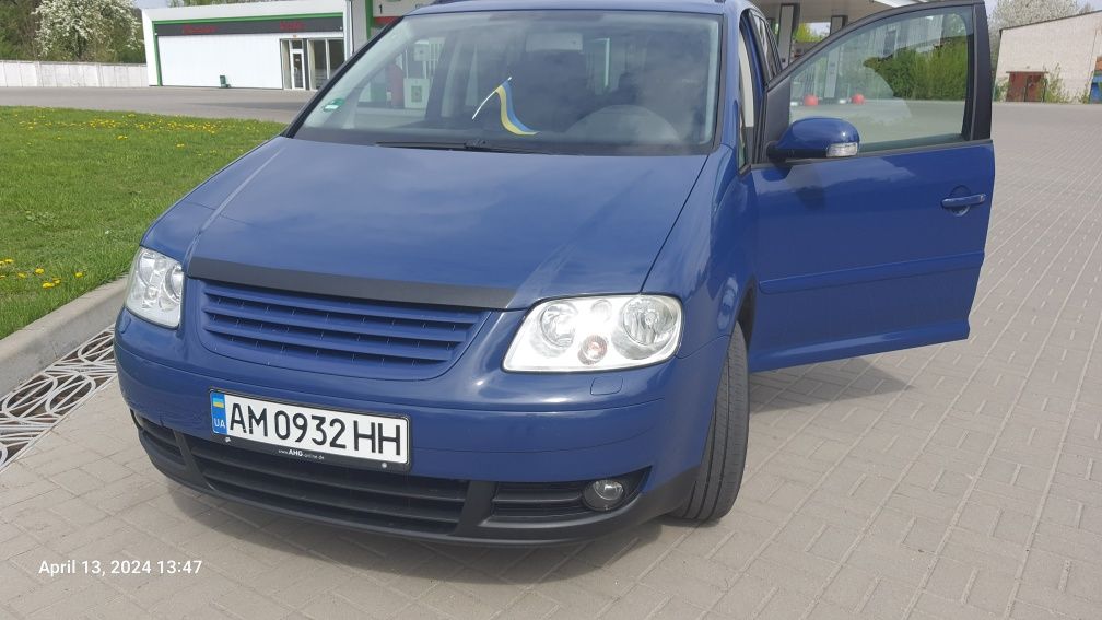 Volkswagen Touran Мінівен