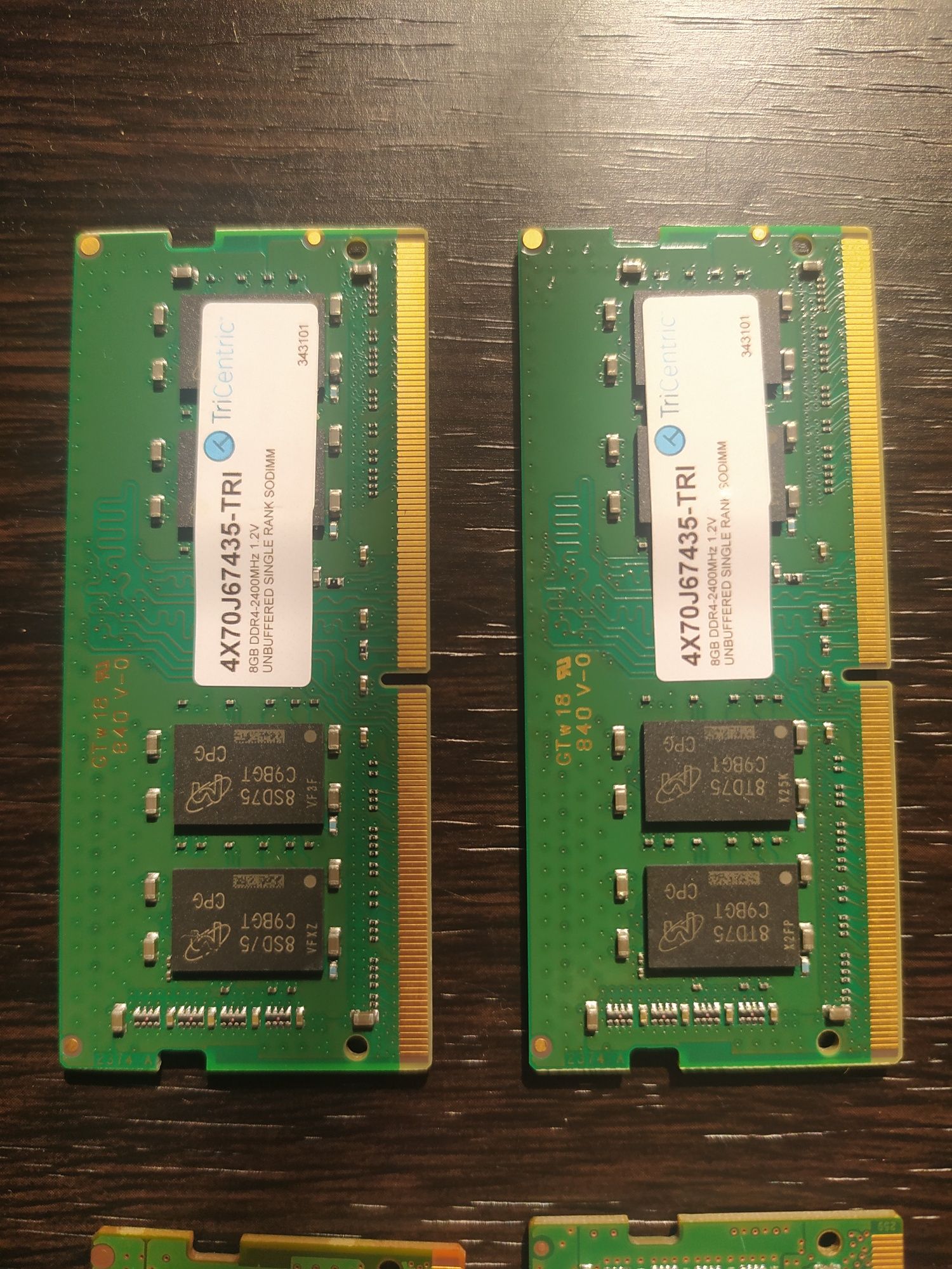 Продам память sodimm 8 GB DDR4 2400mhz