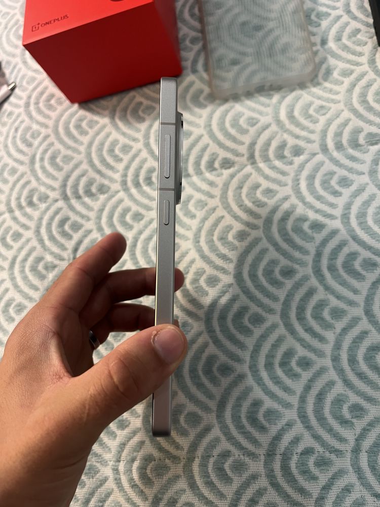OnePlus Ace 5.