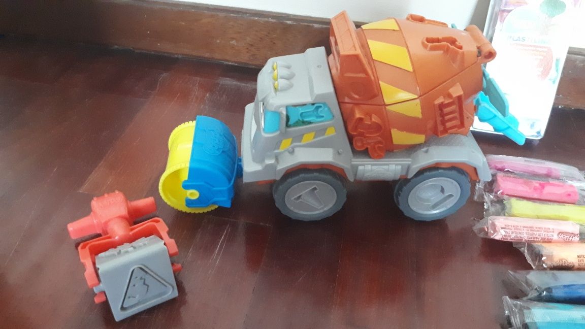 Camião e Mota Play-Doh com plasticina
