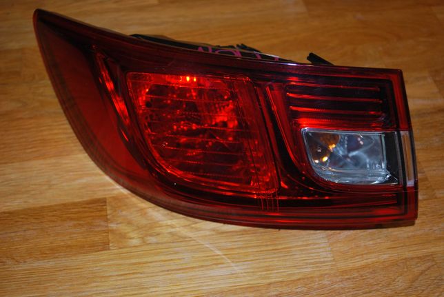 renault clio 4 lampa lewy tył