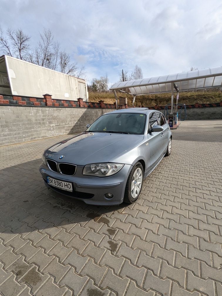 Продам bmw 118i e87