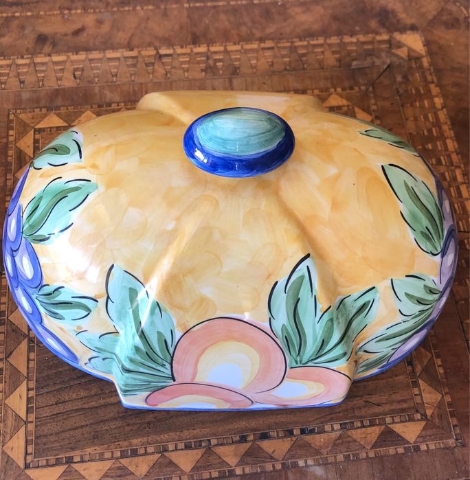 Queijeira com desenhos de fruta