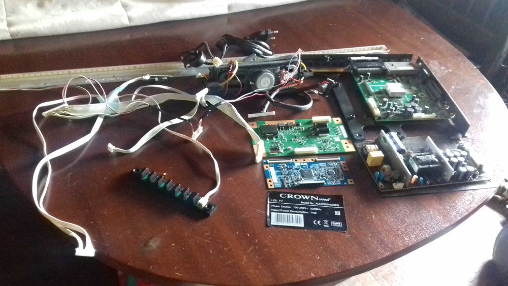 vendo tv marca crown desmontada para peças