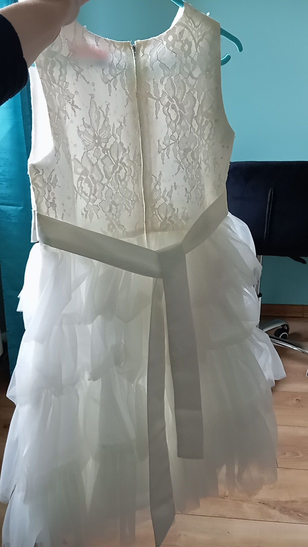 Elegancka sukienka dziewczęca
