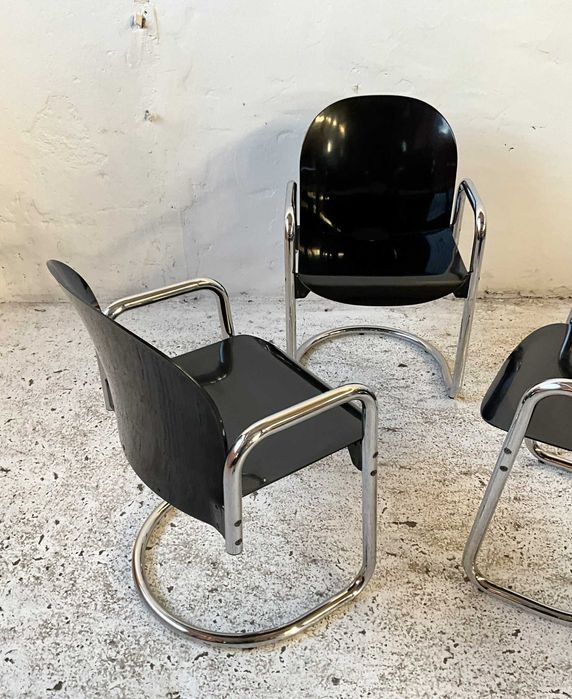 B&B Italia krzesła Dialogo Afra i Tobia Scarpa lata 70 vintage design