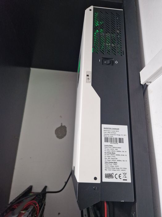 Inversor Híbrido 3 kVA 24 V → 230 V