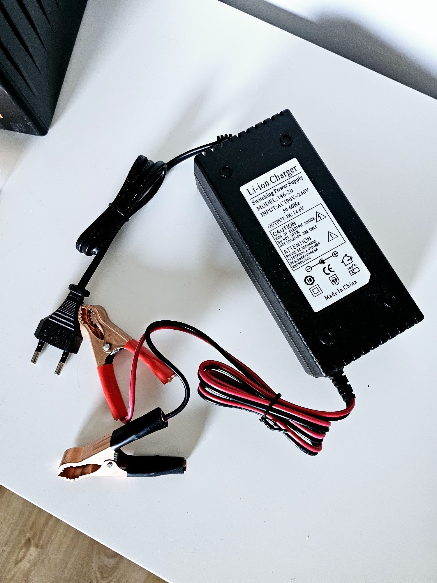 Akumulator LiFePo4 12V 100Ah Bateria BMS LCD