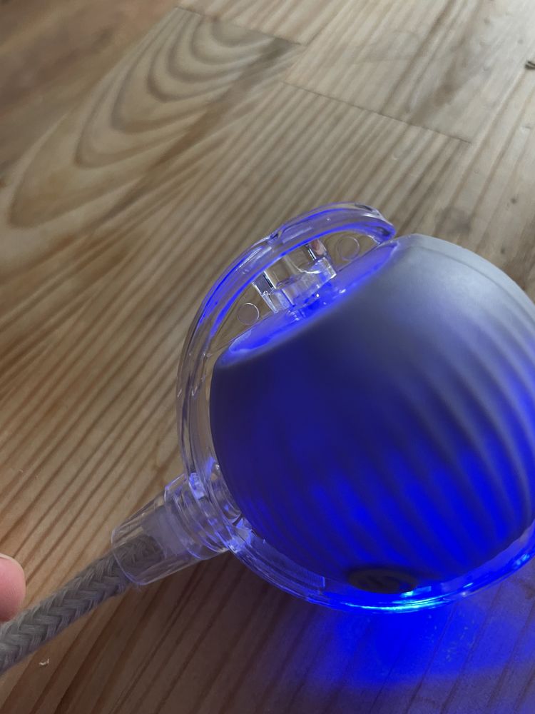 Zabawka dla kota LED interaktywna
