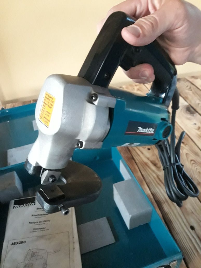 Листові ножиці для металу,электро ножницы. Makita JS3200