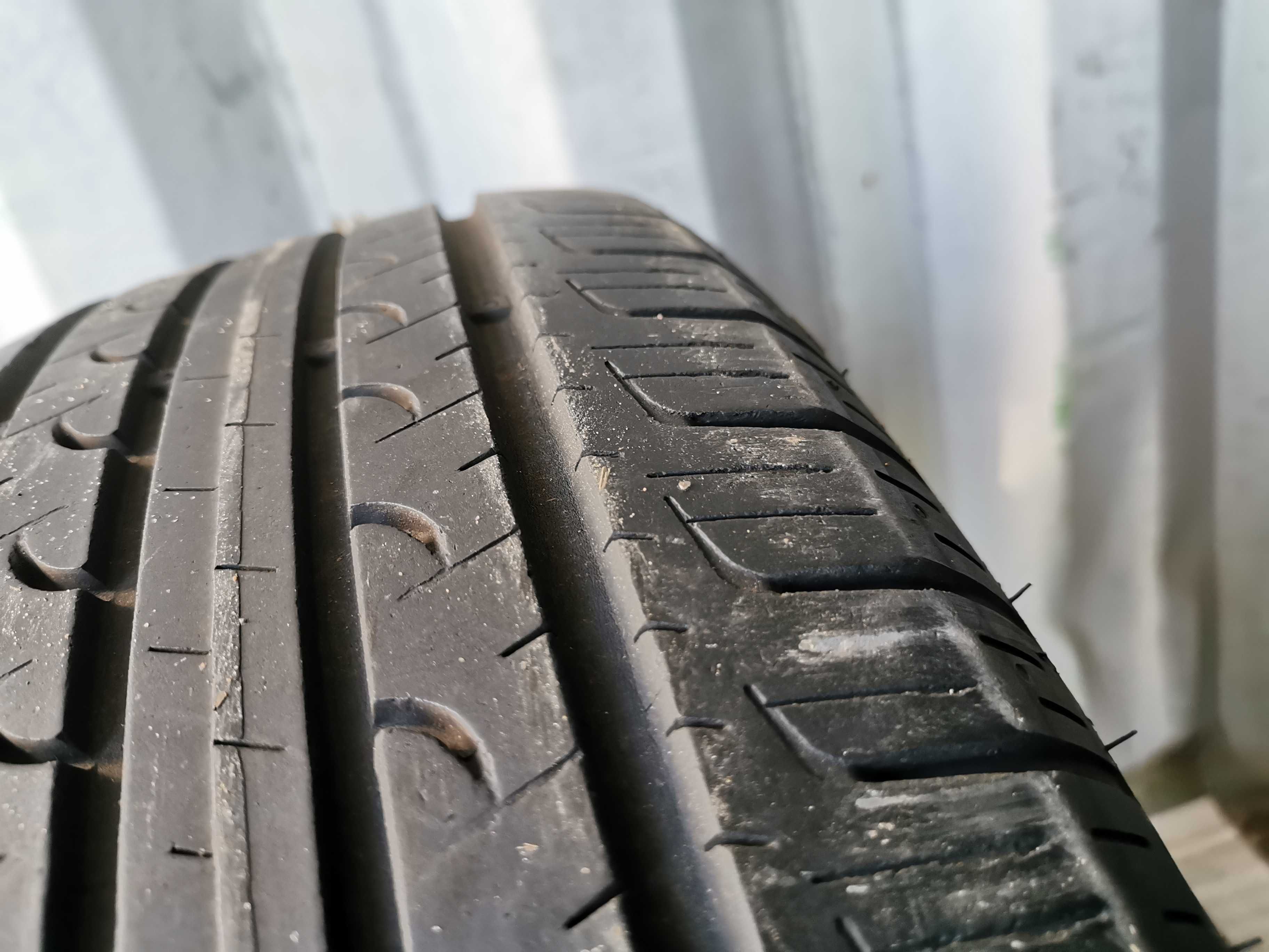 Goodyear Efficientgrip SUV 4x4 215/60r17 96H N8782