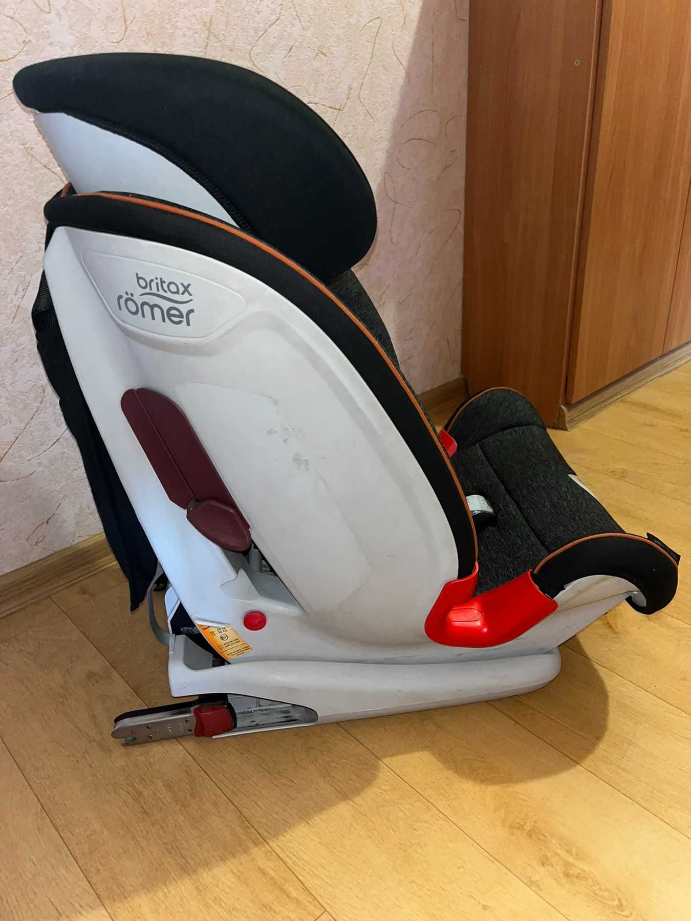 Автокрісло Britax-Romer Advansafix II Sict Cosmos Black