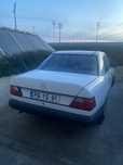 Mercedes 200 automático em bom estado e poucos kms