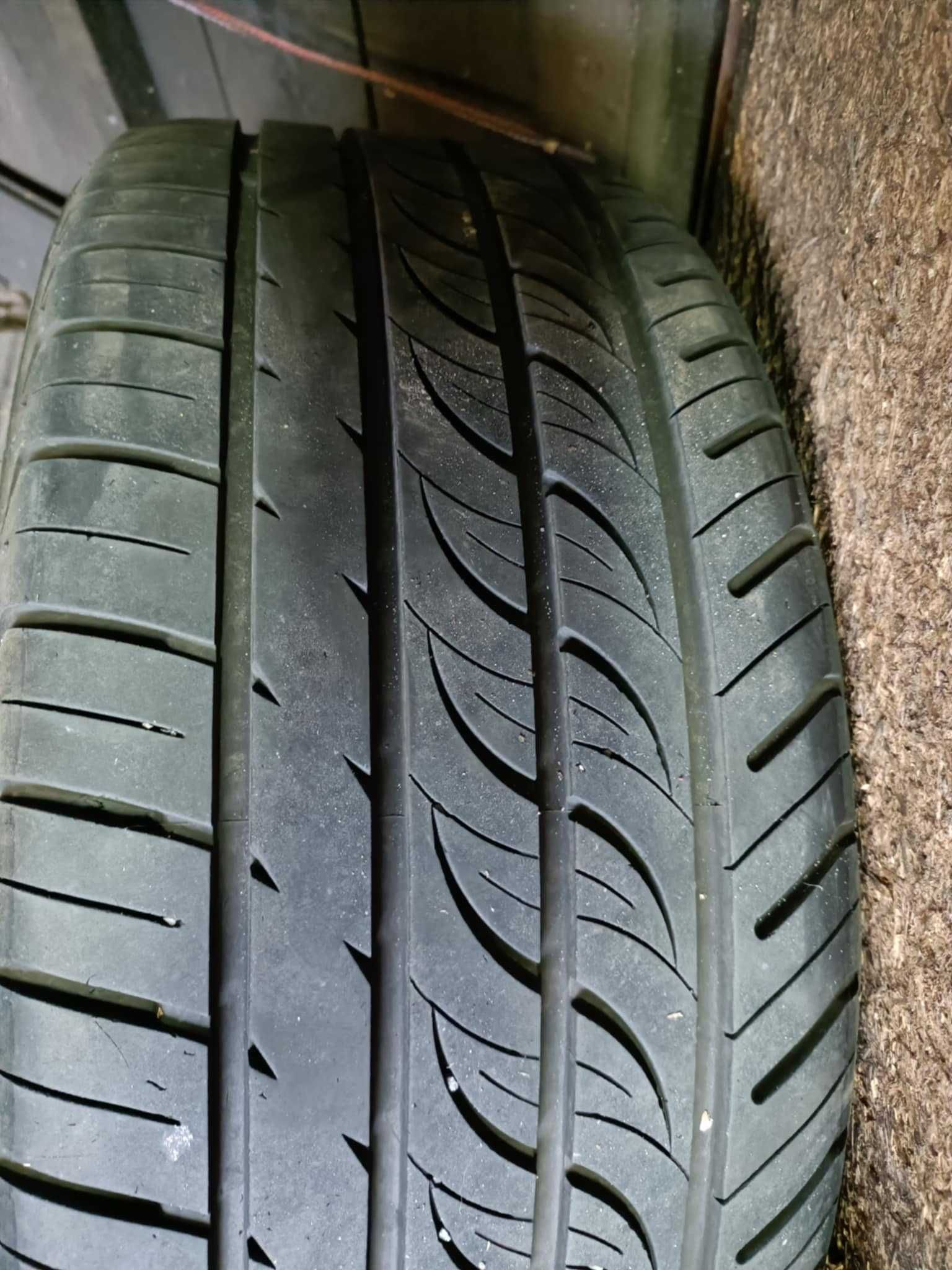 Oryginalne felgi 18 Audi A4 B8 z oponami 23/24r