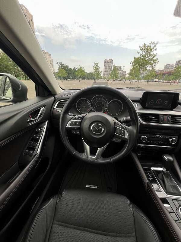 Mazda 6 2015 2.5 бензин автомат