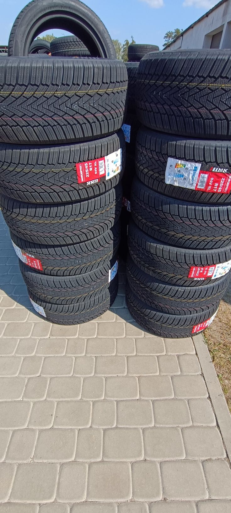 Nowe opony zimowe 225/45/17 94V z montażem