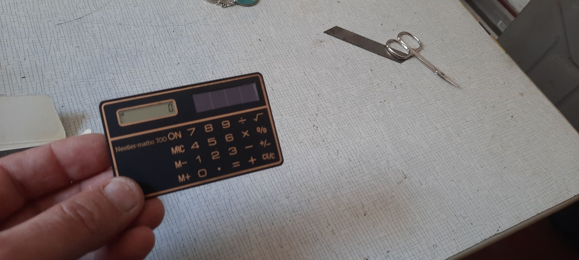 Калькулятор размером с кредитку